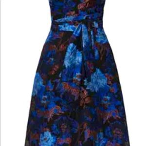 Gorgeous one shoulder dress perfect for any special ocasión.